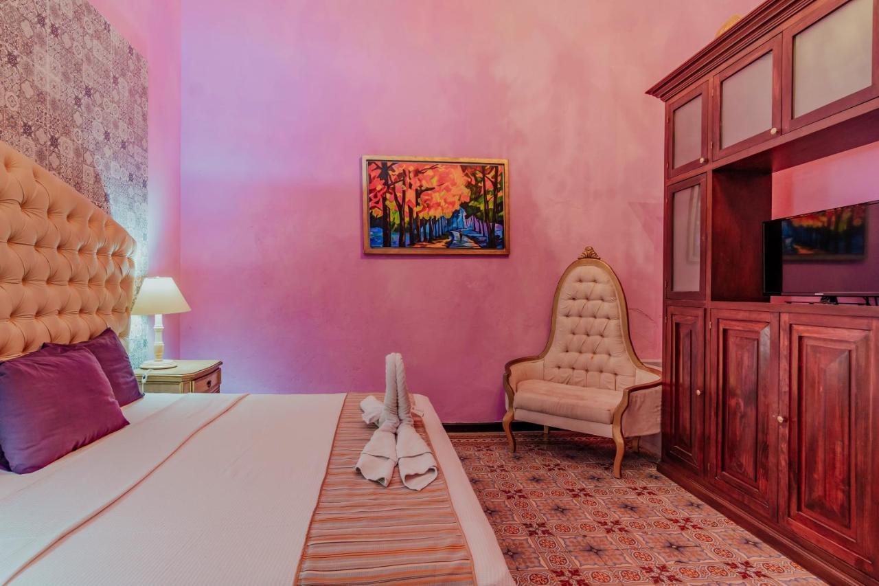 Hotel Lavanda Cas Merida Mérida Exterior foto A room at the hotel