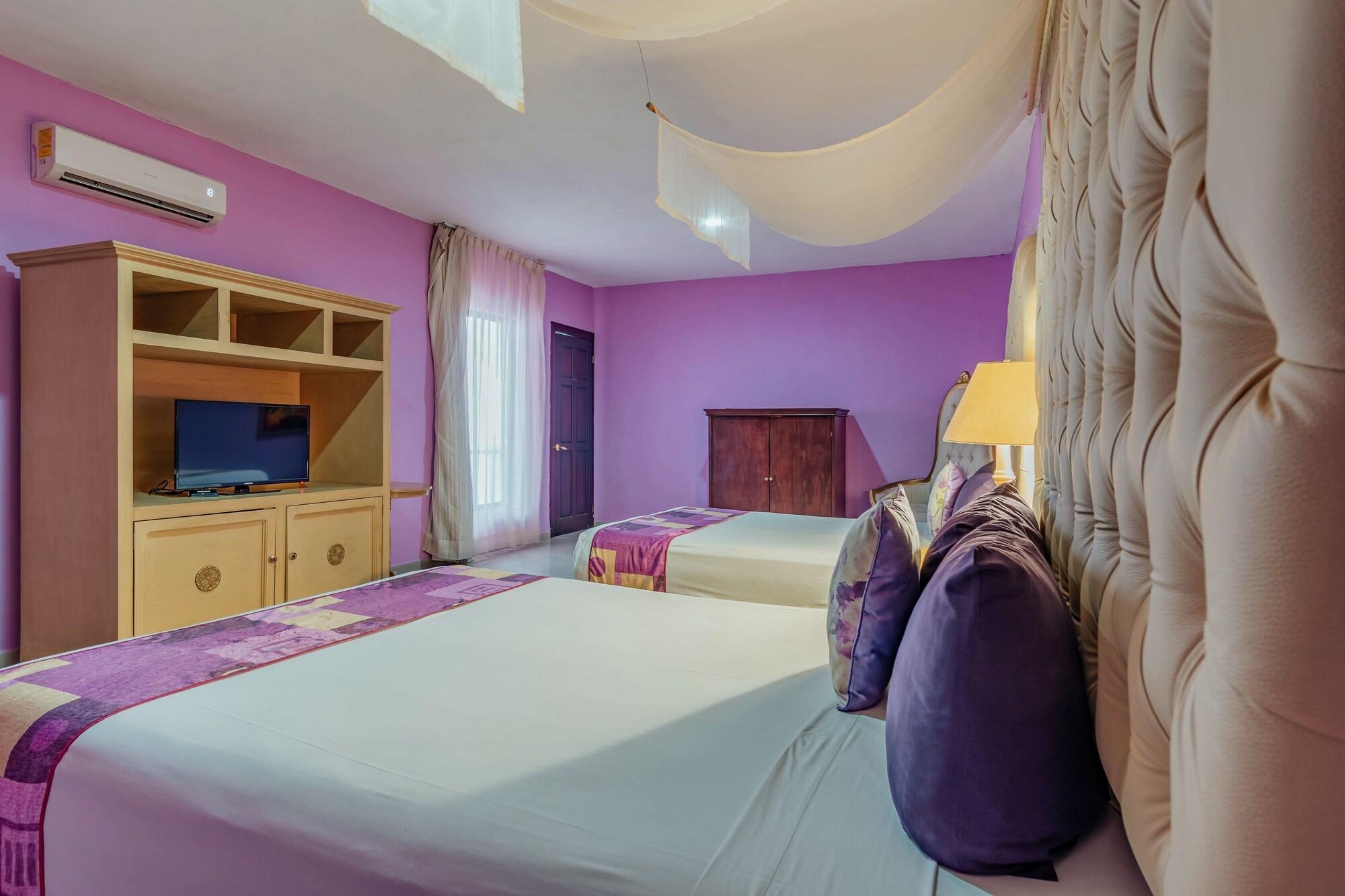 Hotel Lavanda Cas Merida Mérida Exterior foto A room at the hotel