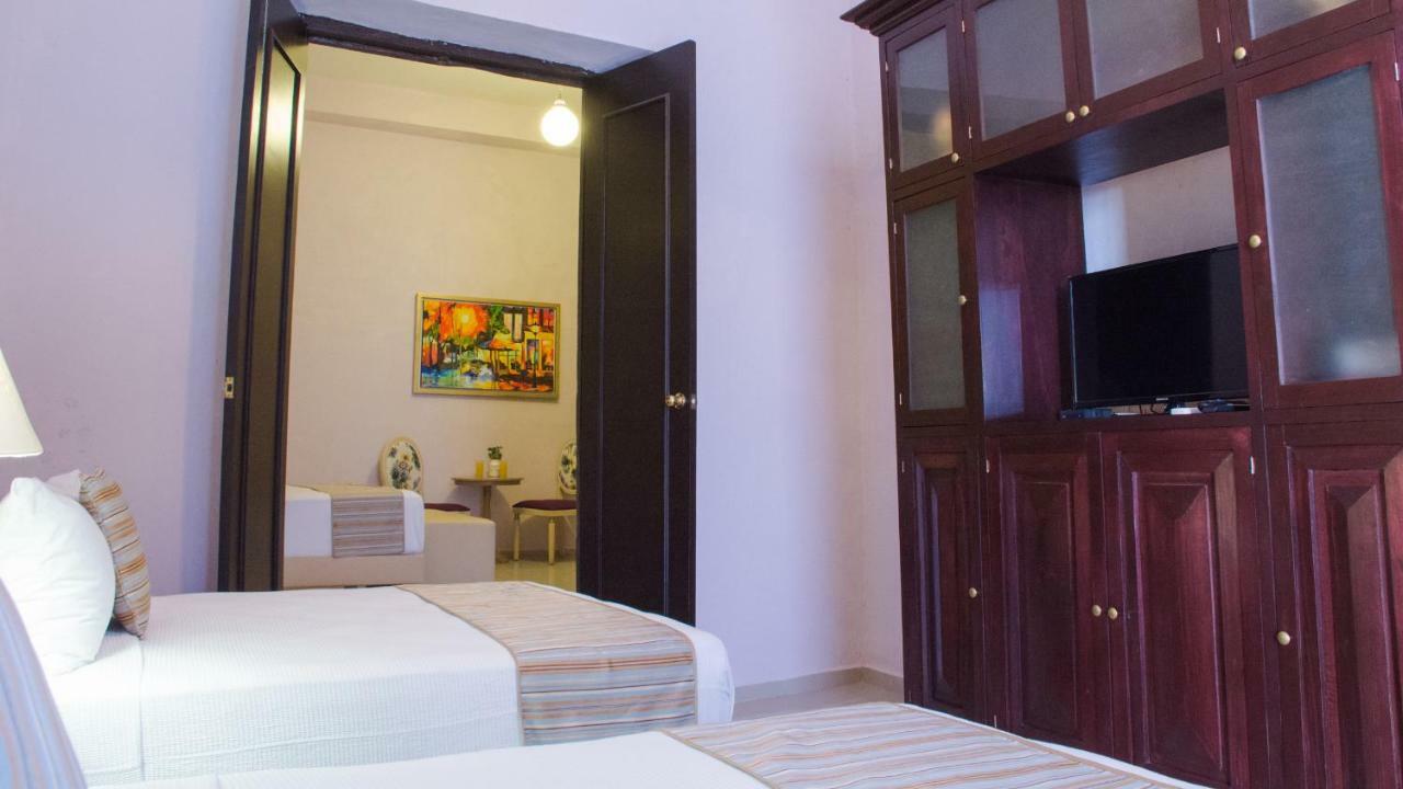Hotel Lavanda Cas Merida Mérida Exterior foto A room at the hotel